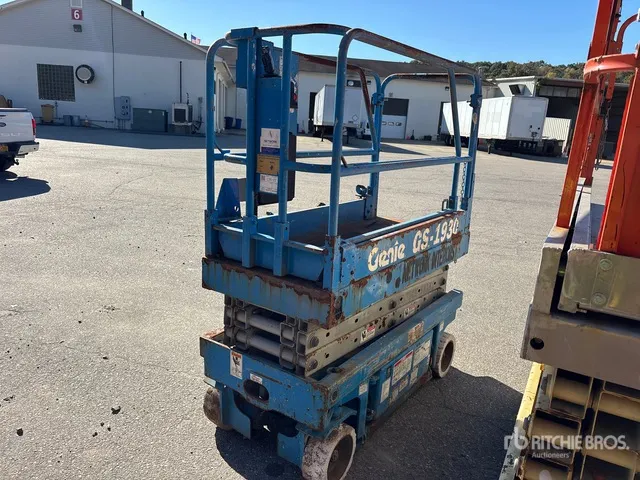 1998 Genie GS-1930 Electric Scissor Lift