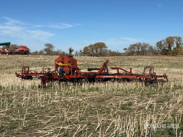 International 55 36 ft Cultivator