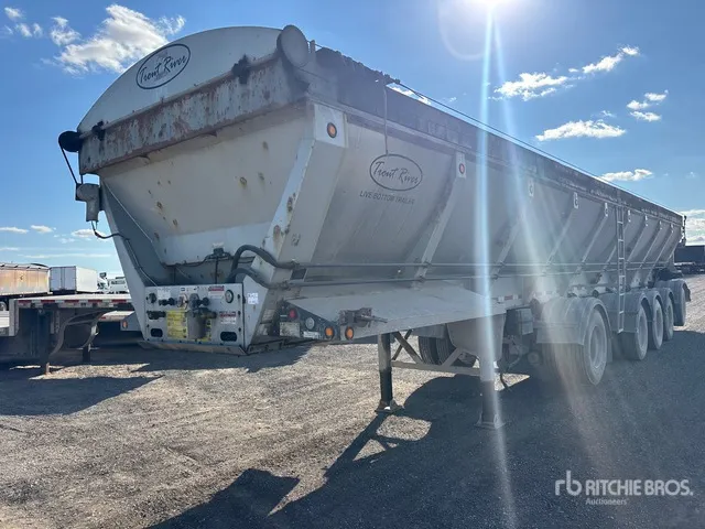 2014 Trout River 46 ft 5/Axle Live Bottom Trailer