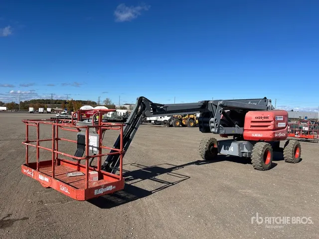 2017 Skyjack SJ63AJ 4WD Diesel Articulating Boom Lift