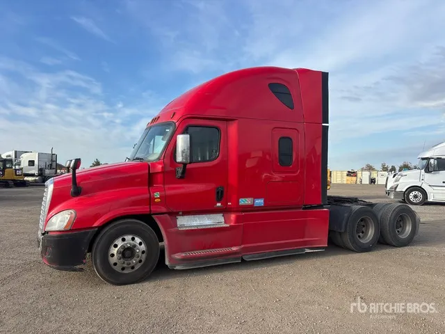 2017 Freightliner Cascadia 125 6x4 T/A Sleeper Truck Tractor