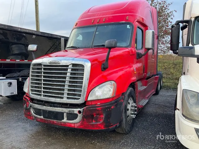 2017 Freightliner Cascadia 125 6x4 T/A Sleeper Truck Tractor