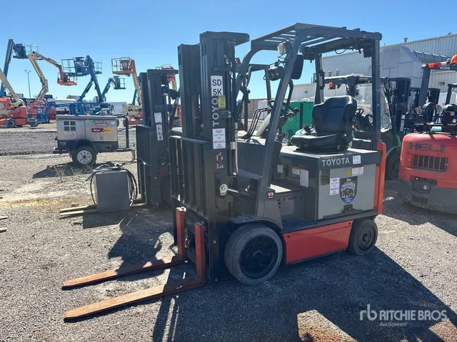Toyota 8FBCU25 4800 lb Electric Forklift