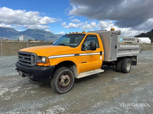 2000 Ford F-450 XL 4x2 Dump Truck