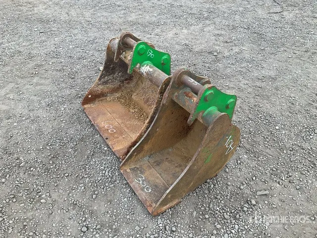 Quantity of (2) Digging 600mm 300mm Excavator Bucket