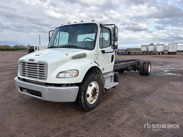 2013 Freightliner M2 106 4x2 Cab and Chassis