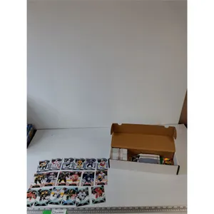 (150+) Collectible Hockey NHL Cards