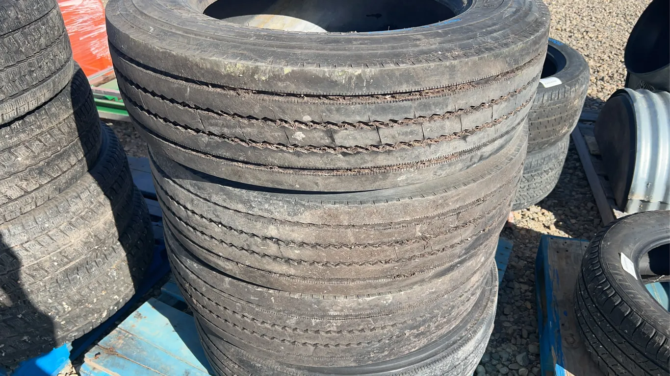 4 - 255/70R22.5 Tires