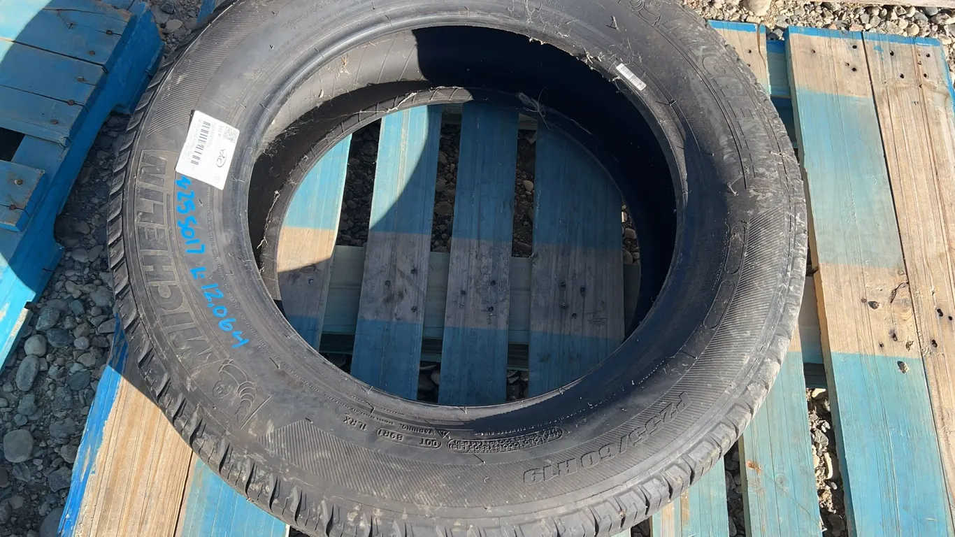 P255/60R19 Tire