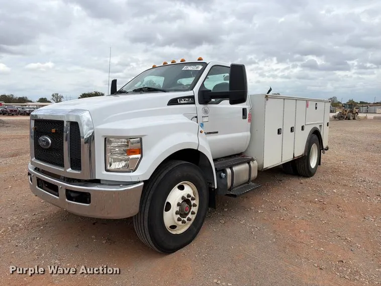 2017 Ford F750 Super Duty utility / service truck