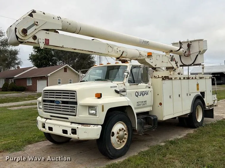 1994 Ford F700 bucket truck