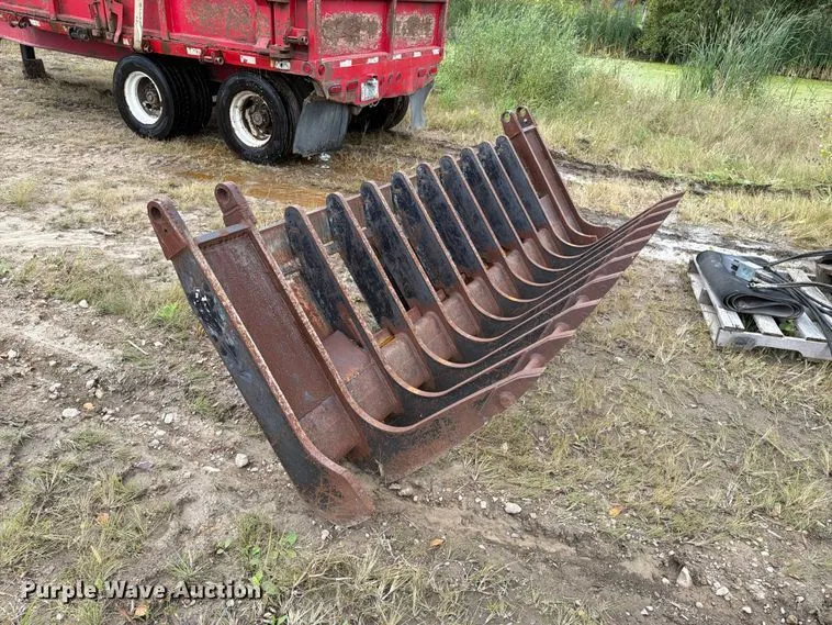 Wheel loader rock bucket