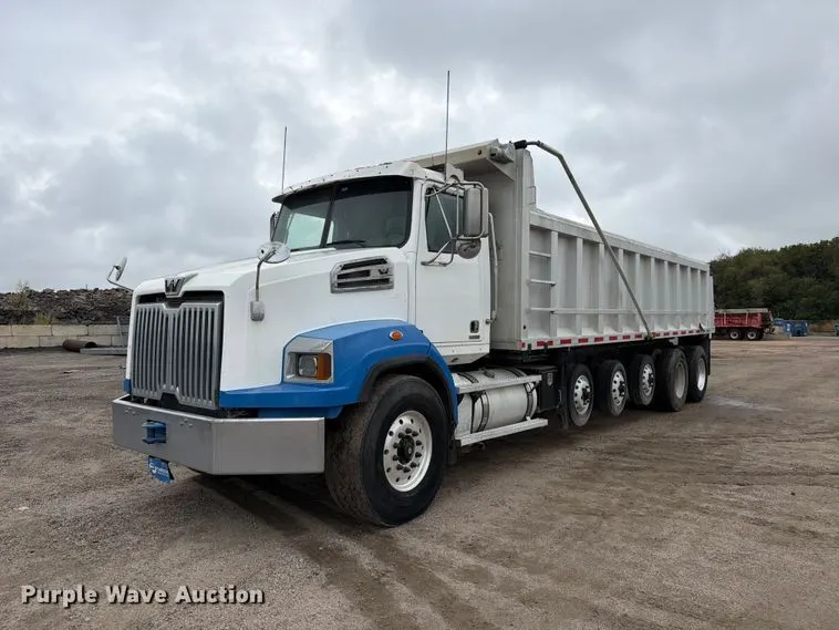 2017 Western Star 4700 dump truck