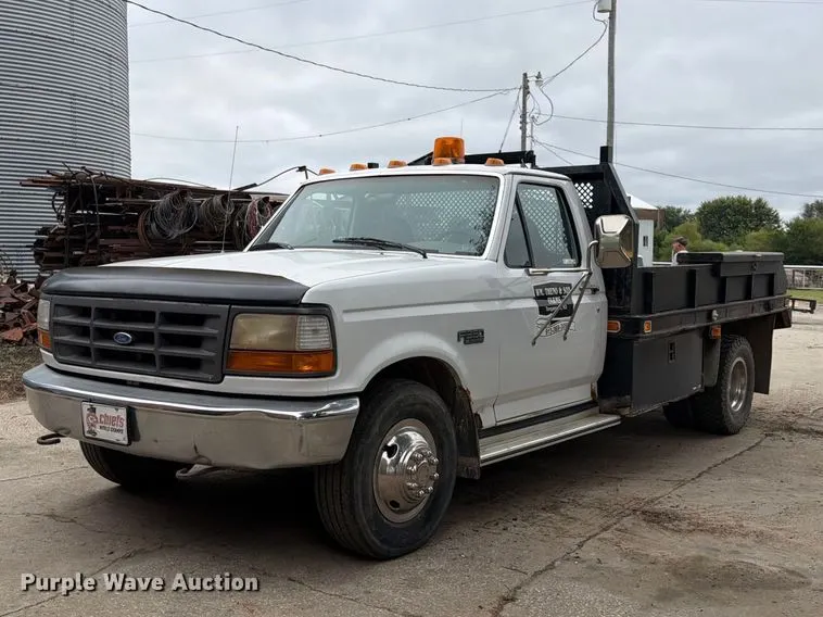 1996 Ford F350 flatbed pickup truck