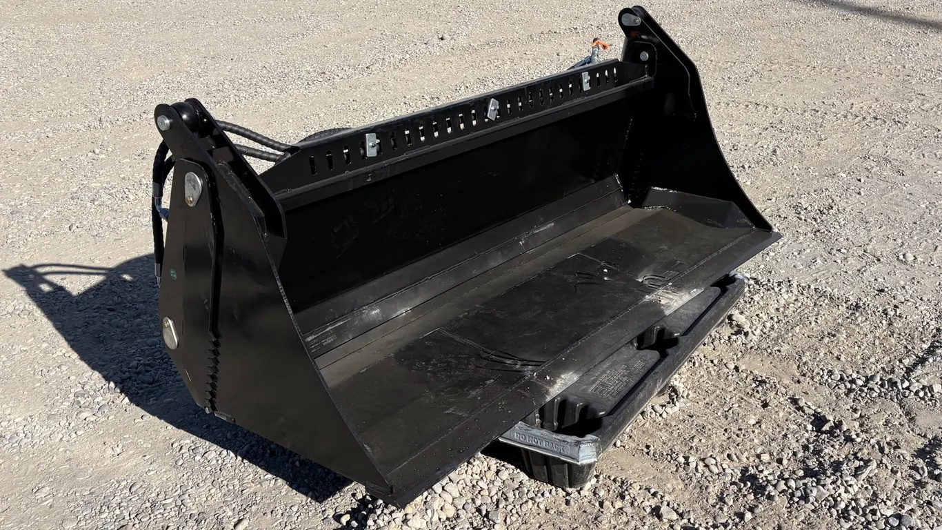 Unused 2026 Skid Steer DSHY41 4 in 1 Bucket