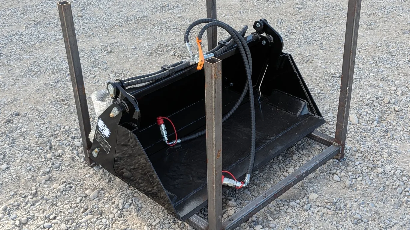 Unused 2026 Mini Skid Steer SHY41 4 in 1 Bucket