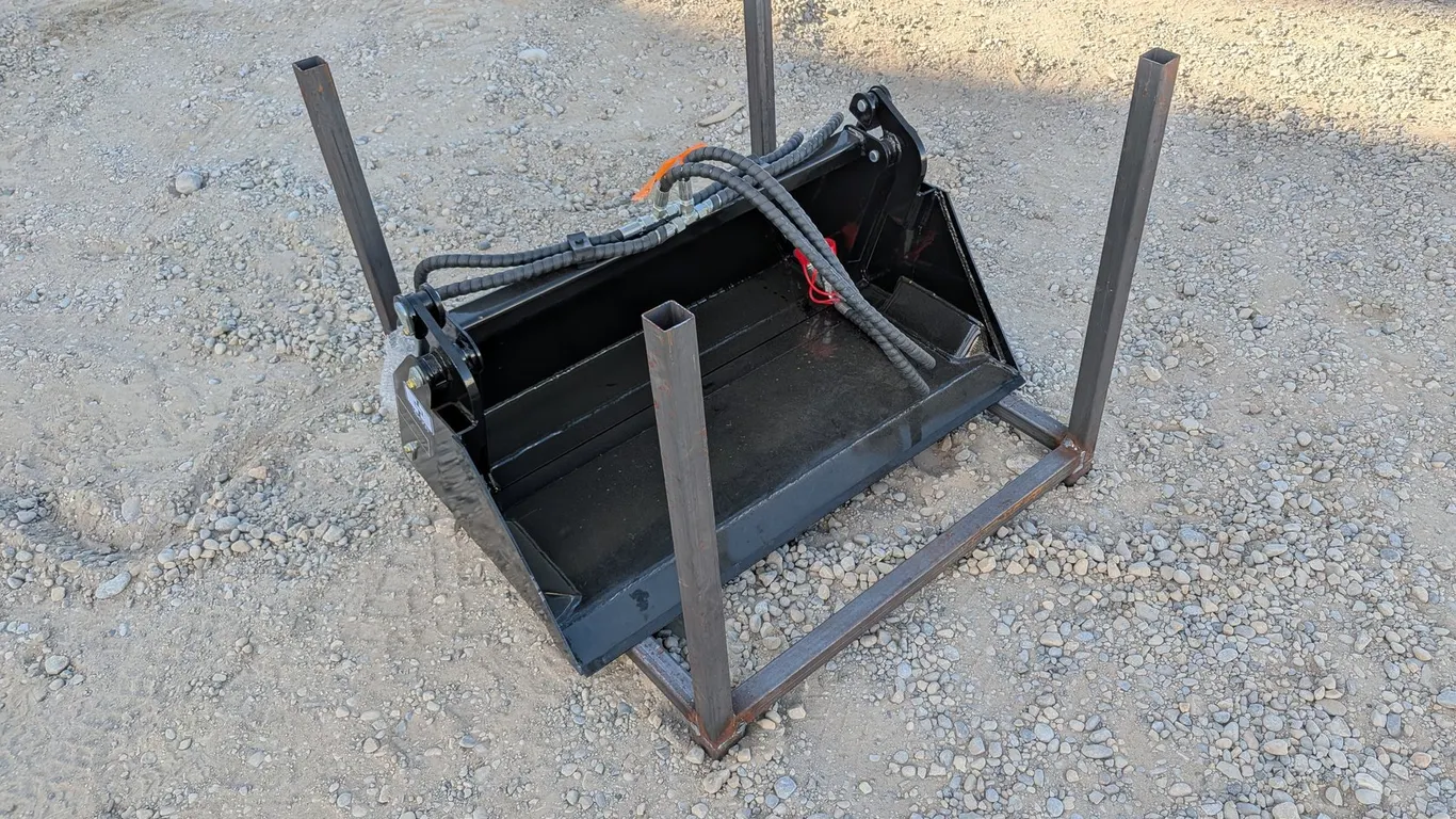 Unused 2026 Mini Skid Steer SHY41 4 in 1 Bucket
