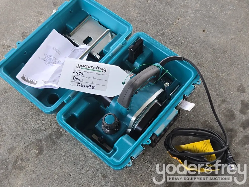 Makita 3 1/4" Planer c/w Tool Case, Corded, Recondition (KP0800K) (1 yr Factory Warranty)