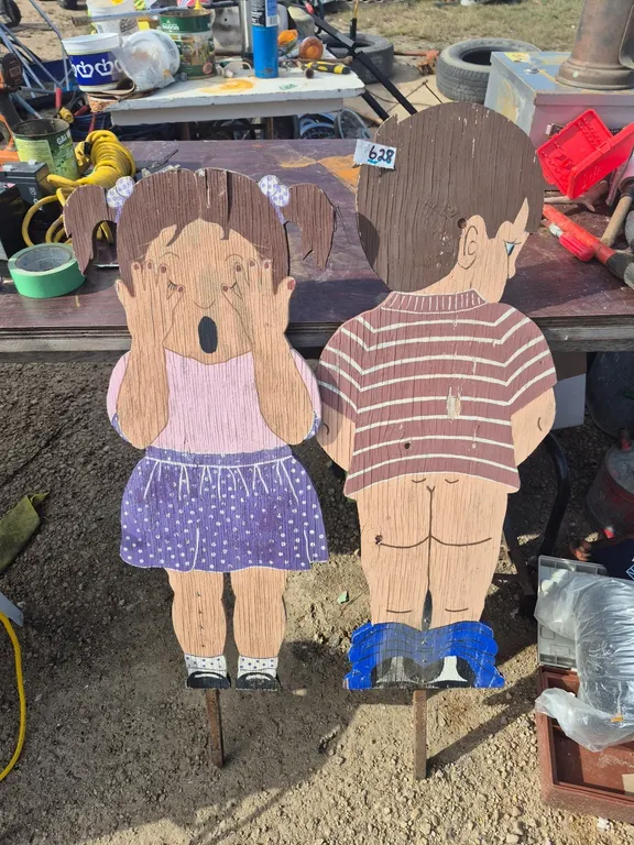 2 lawn ornaments. Wooden