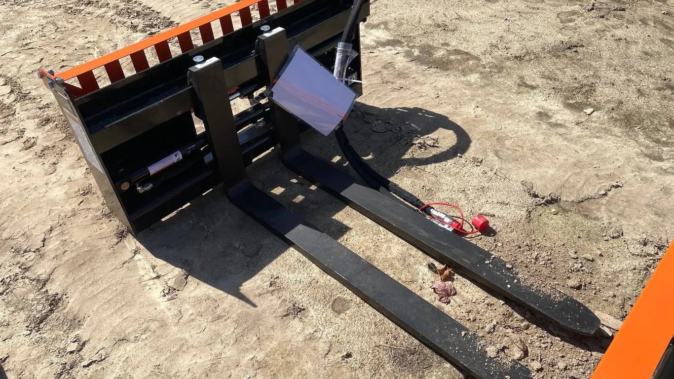 Wolverine Skid Steer Pallet Fork Hydraulic Adjustable Attachment