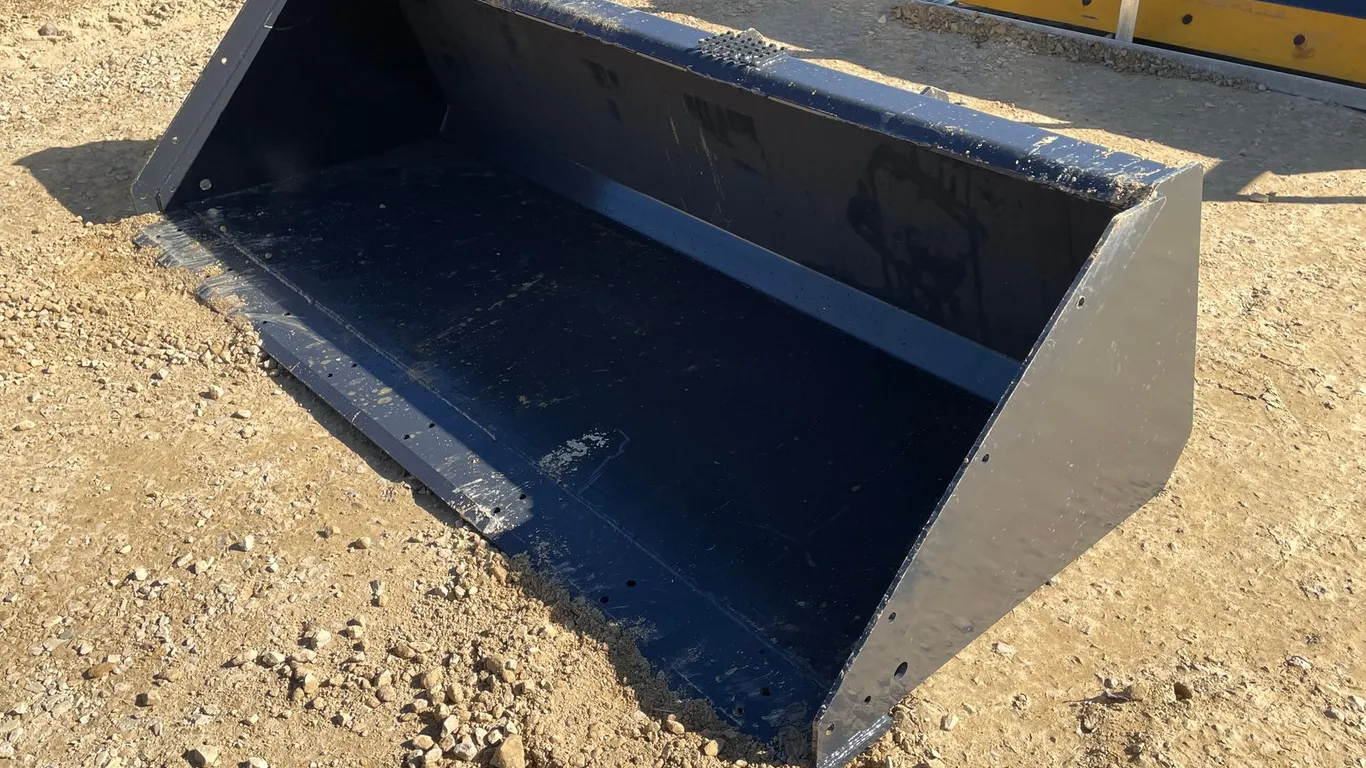LandHonor 78" Standard Bucket Attachment
