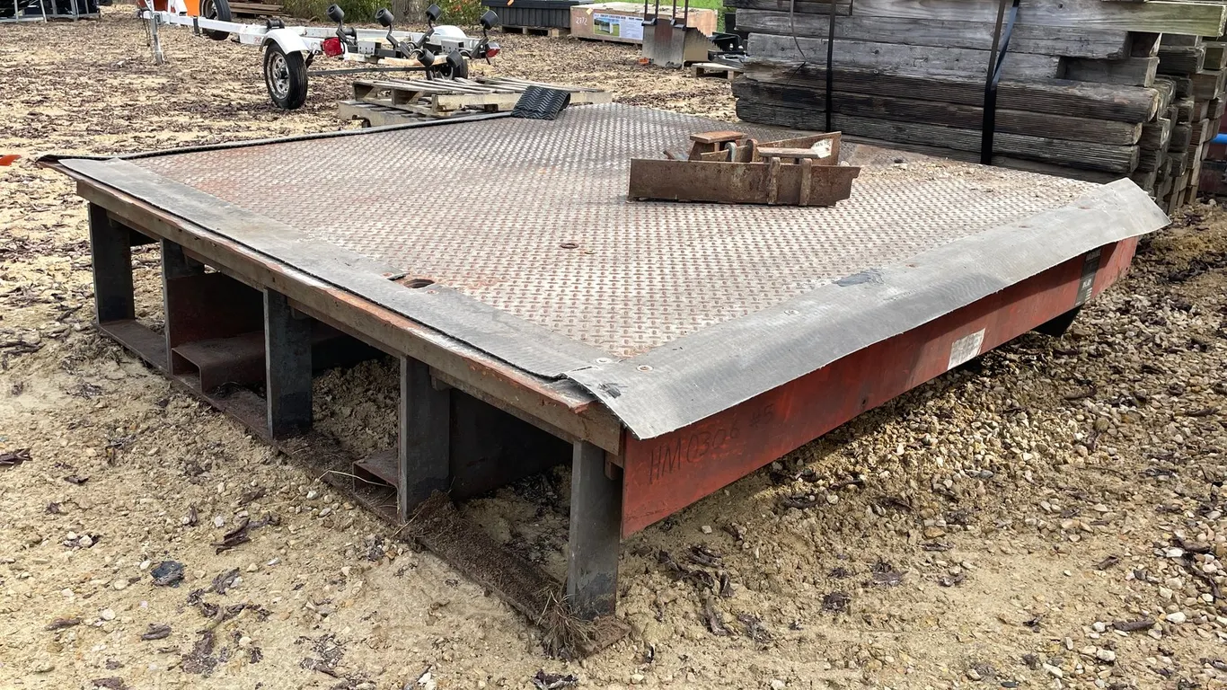 DFLM Portable Loading Dock Plate