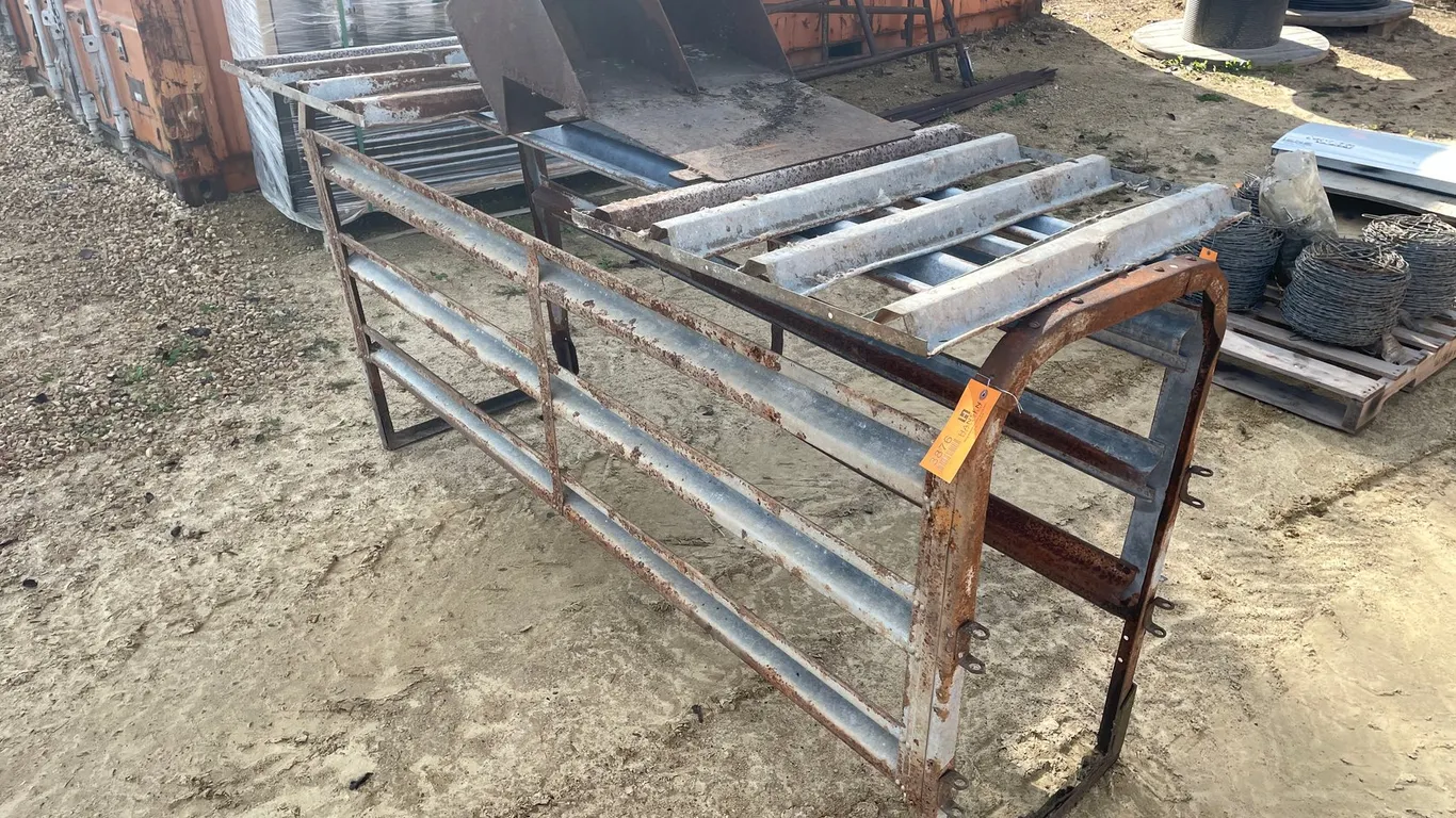 Hog Farrowing Crate