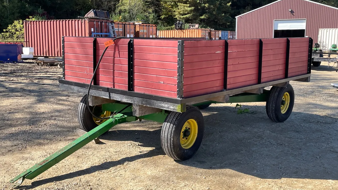 Hay Wagon with Hydraulic Dump Bed