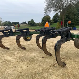John Deere 915 V-Ripper Attachment