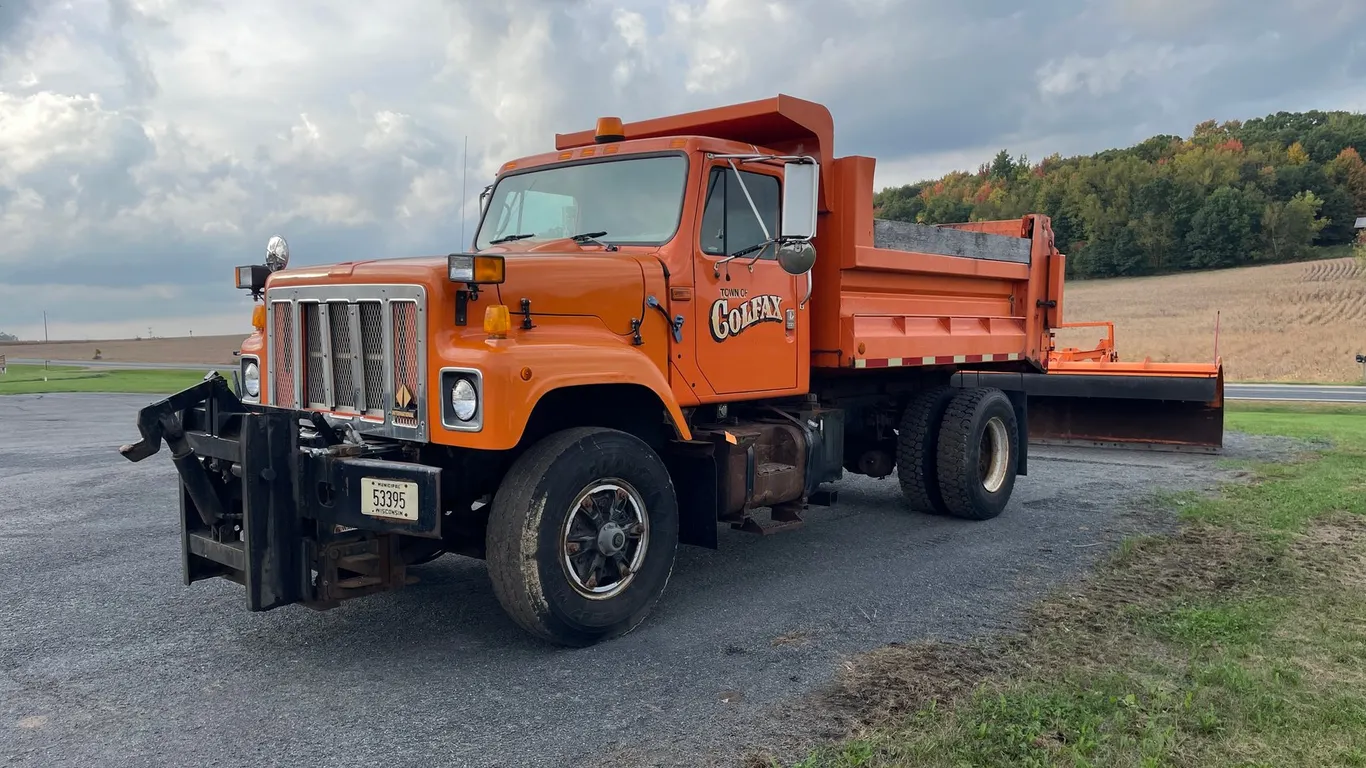 1999 International 2554 Township Plow Truck (Has WI Title) (Colfax,WI)