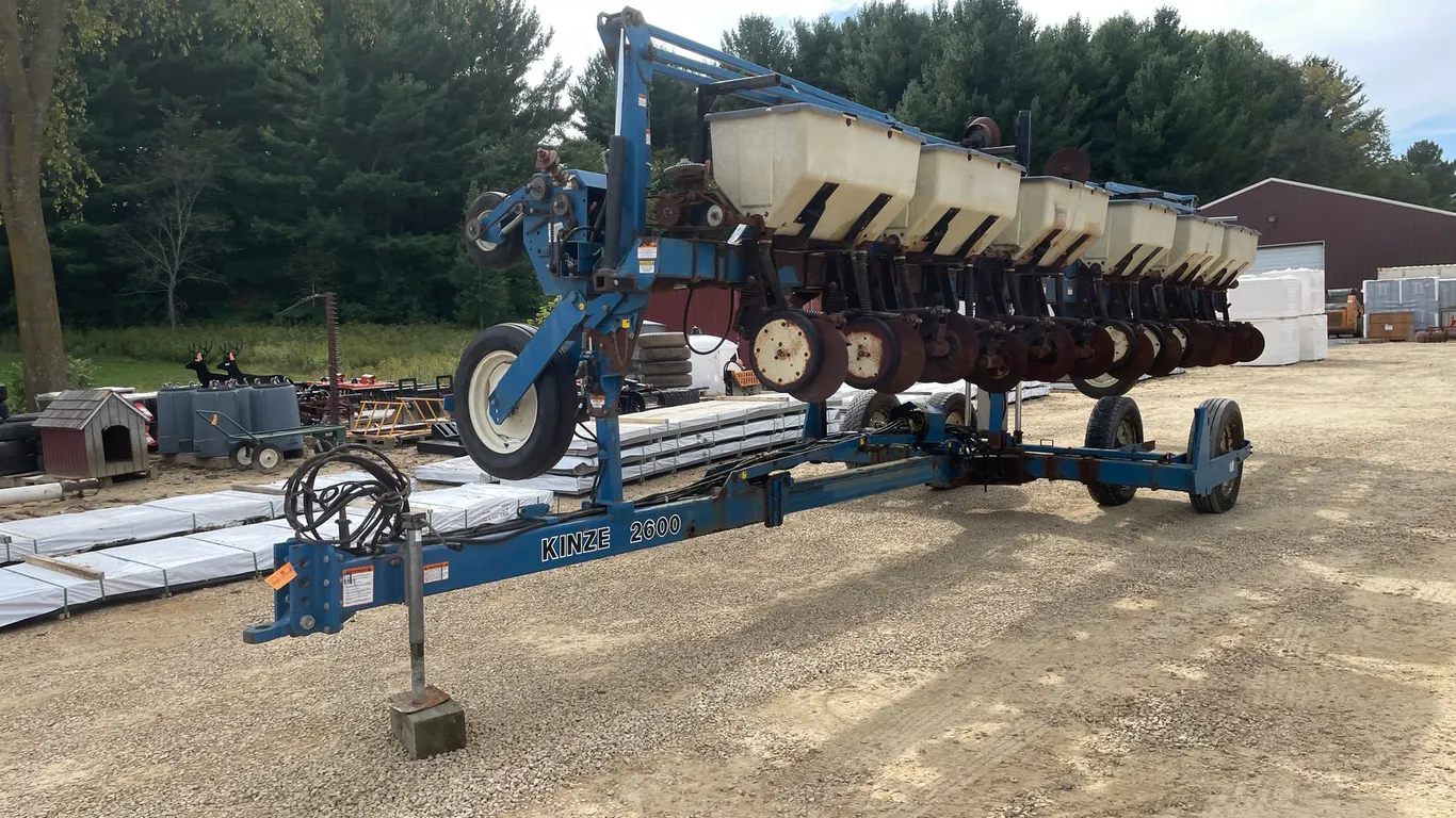 Kinze 12' Corn Planter