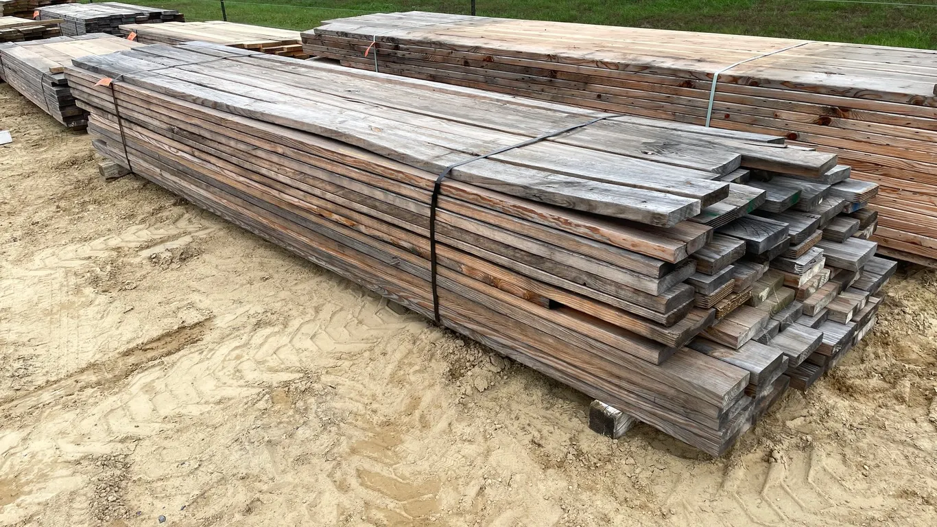 Bundle of Construction 2' x 6' and 2' x 8' Lumber