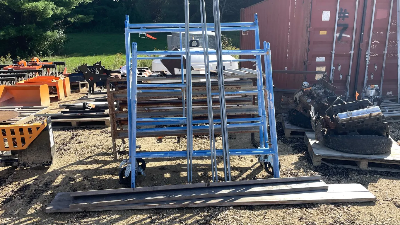 (4) 5' Scaffolding Sections