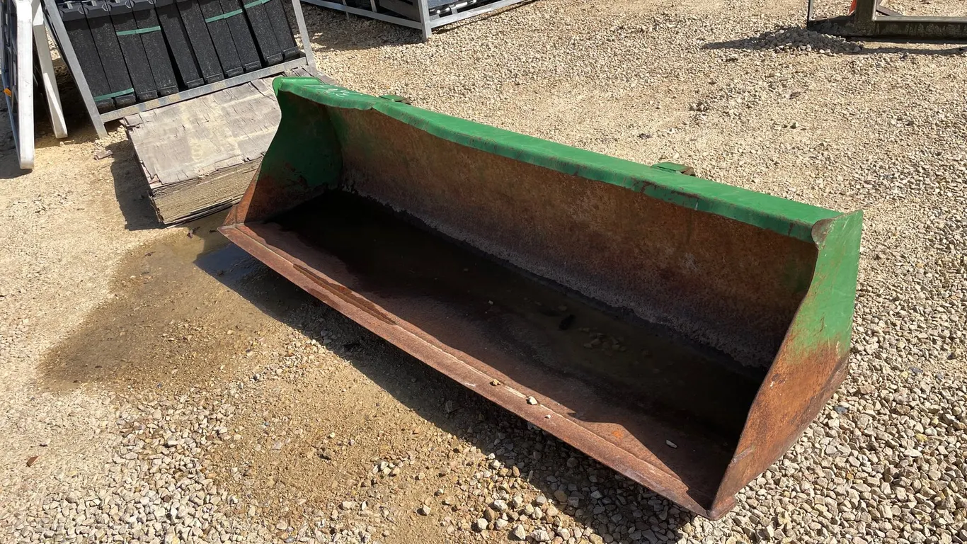 John Deere Bucket
