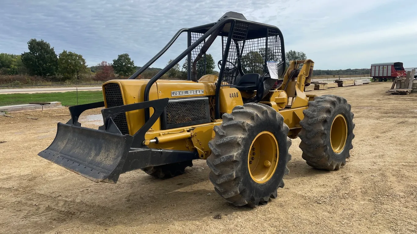 John Deere 440B Log Skidder