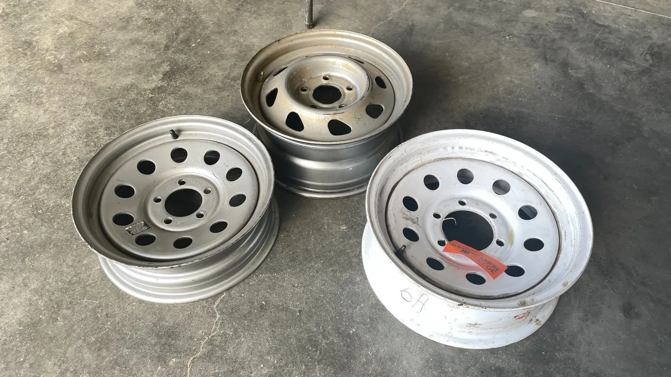 (3) Metal Rims