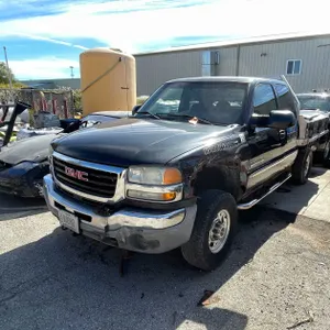 2003 GMC 2500HD Crew Cab Flatbed (Has Wisconsin Title)