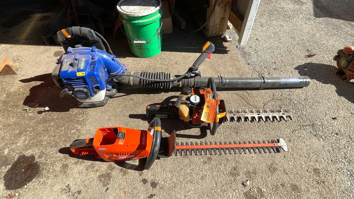 (3) Yard Tools