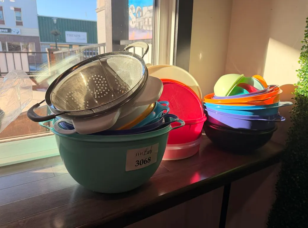 Large Assortment of Mixing/Storage Bowls with Lids and Strainers