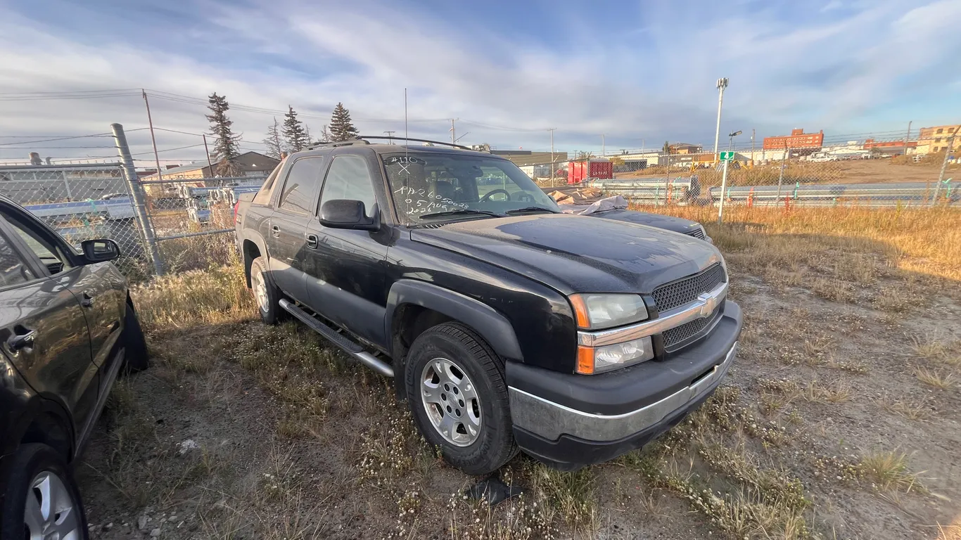 2011 Chevrolet Avalanche (Black)
