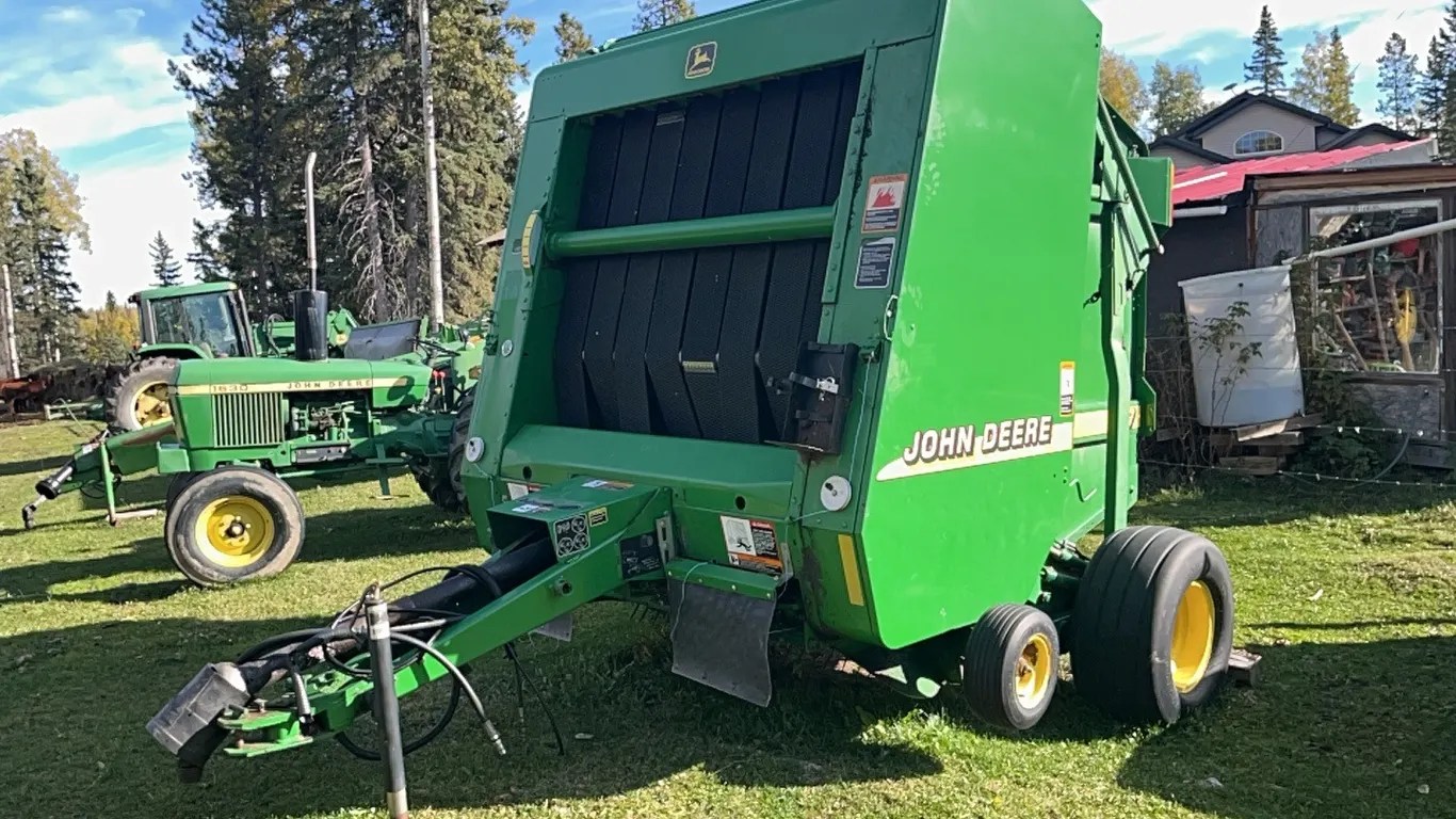 John Deere 567 Round Baler, s/n: E00567X155099