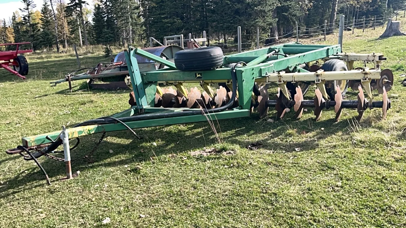 John Deere 15' Offset Disc with Serrated Front Blades