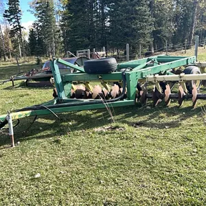 John Deere 15' Offset Disc with Serrated Front Blades