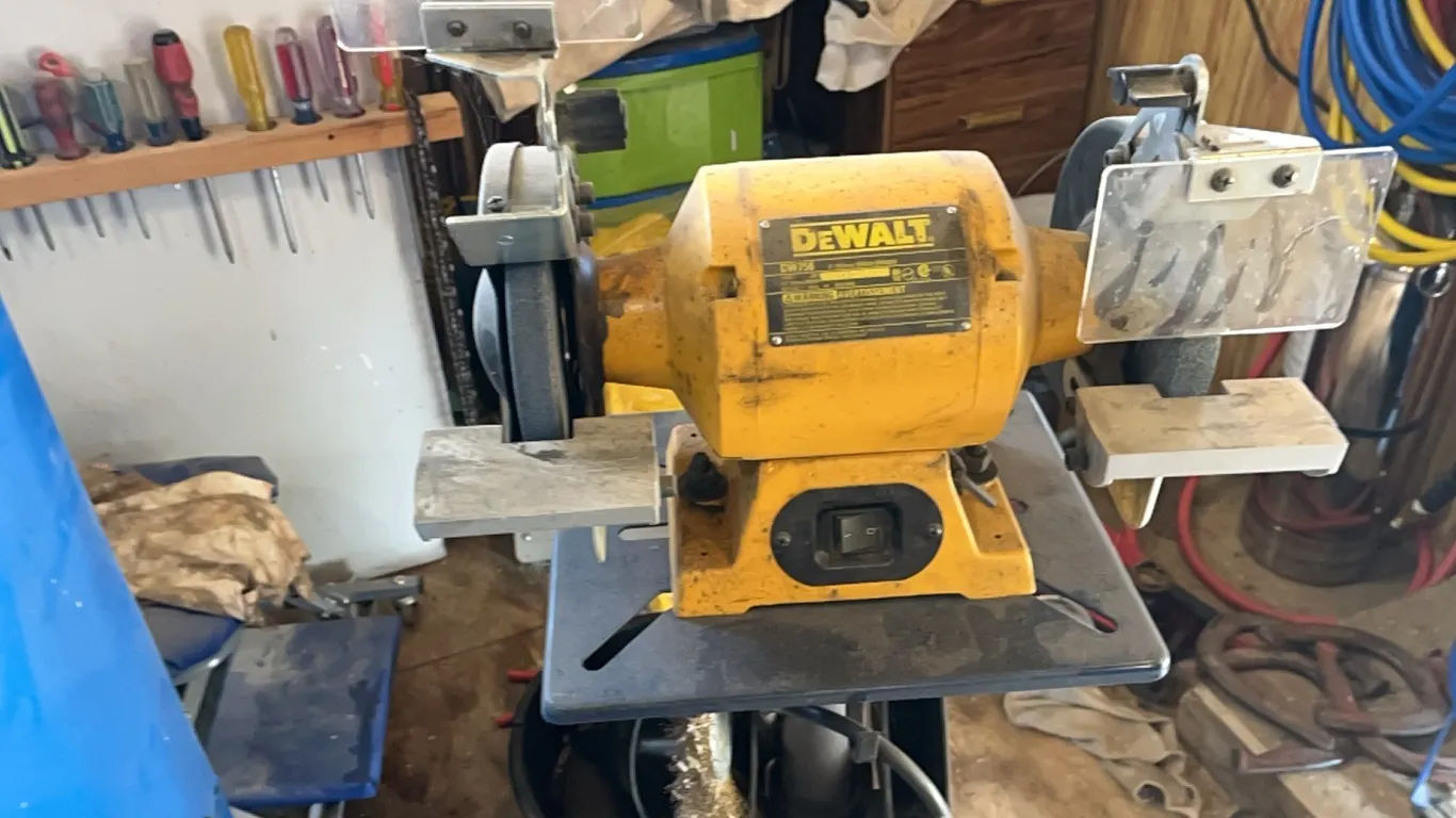 DeWalt DW756 Electric Pedestal Grinder
