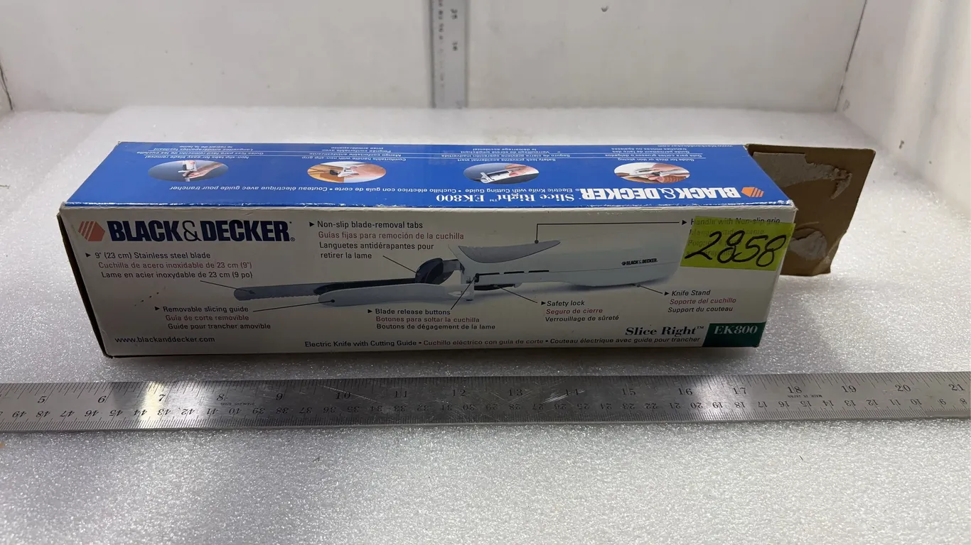 Black & Decker Electric Knife w/ Cutting Guide, Approx. 12"x3"x3" *Unreserved*