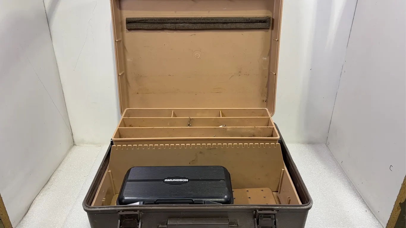 Fishing Tackle Box w/ Various Fishing Flies, Lures, Ect, Approx. 15"x12"x7" *Unreserved*
