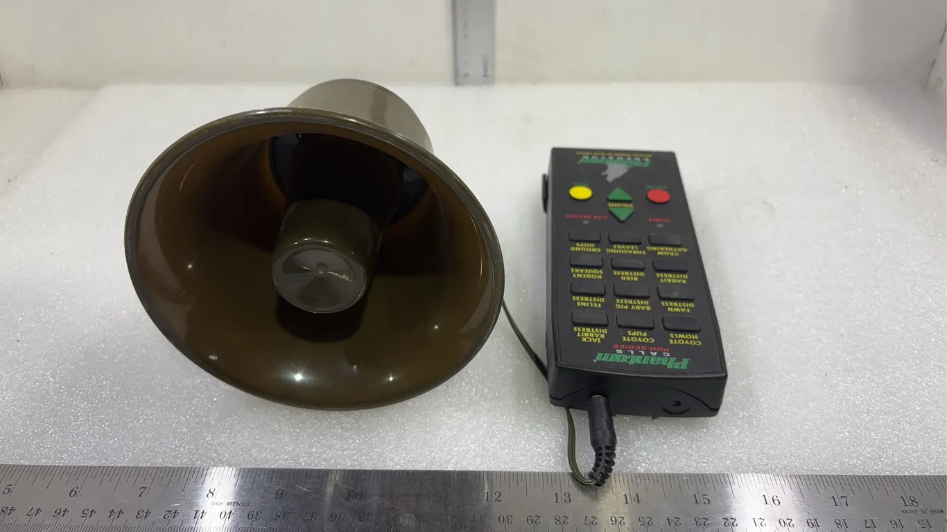 Phantom Calls Pro-Series Wildlife Caller, Approx. 8"x6"x7" *Unreserved*
