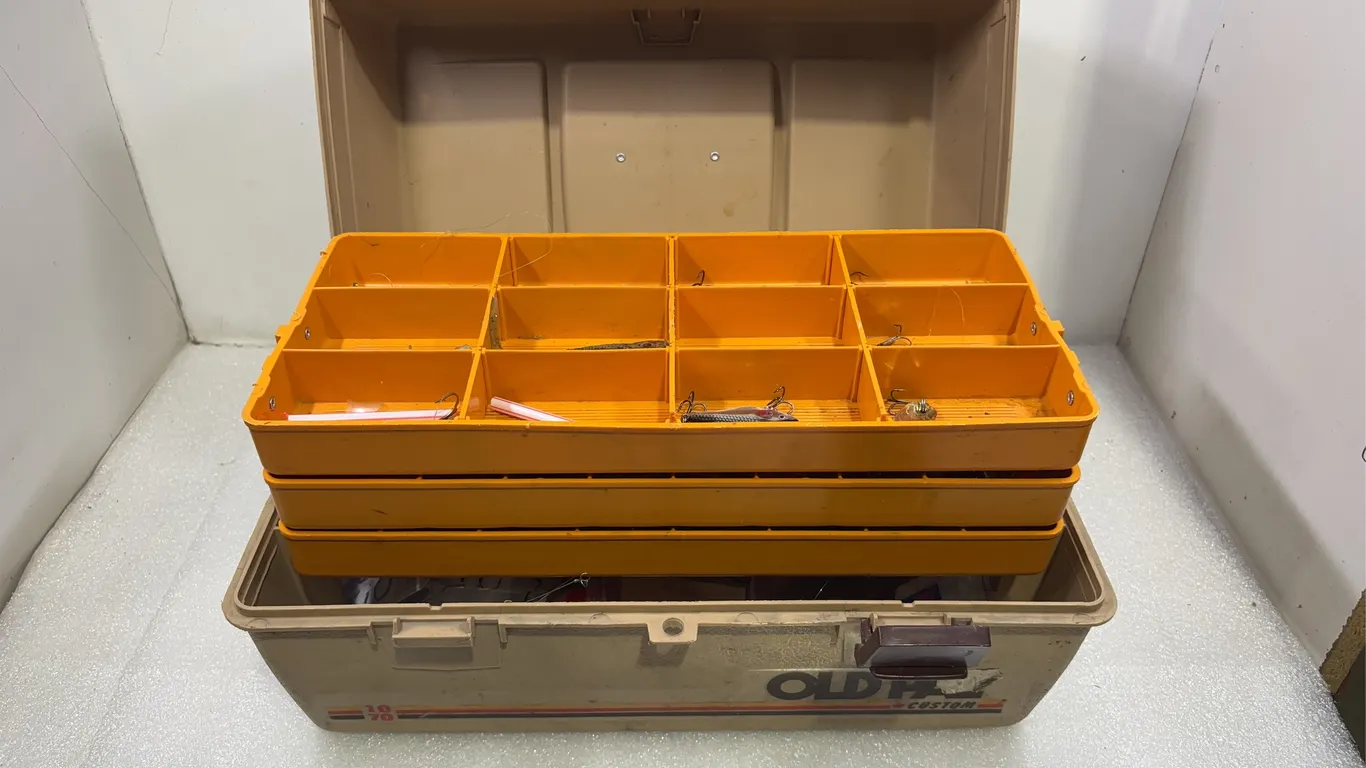 Fishing Tackle Box w/ Various Fishing Weights, Lures, Ect, Approx. 15"x8"x8" *Unreserved*