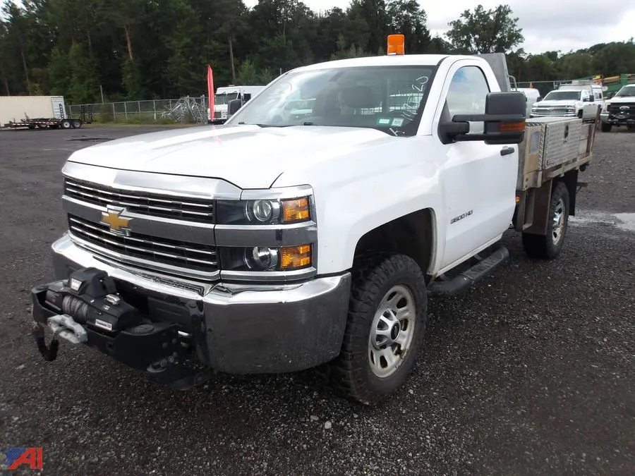 2017 Chevrolet Silverado 3500HD CC Cab and Chassis
