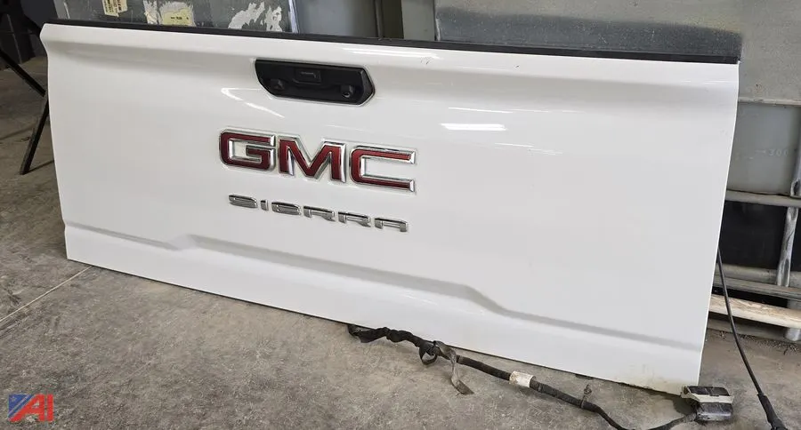 2020 GMC 3500 Pickup Tailgate
